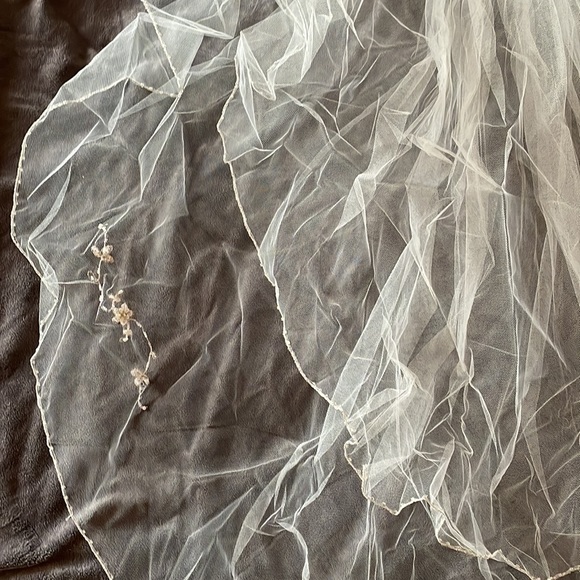 Veil with beading - Picture 5 of 9
